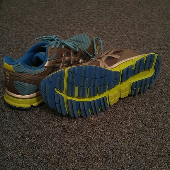 Asics Running Shoes - Picture 3 of 3