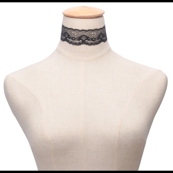Lacey Choker - Picture 2 of 4