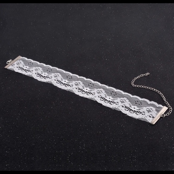 Lacey Choker - Picture 4 of 4