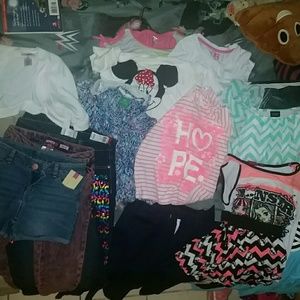 Size 10 to 12 girl clothes (box)