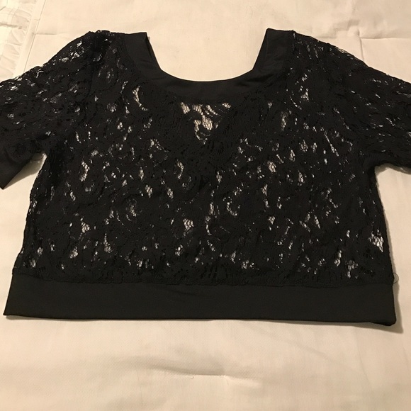 Lace Crop Shirt - Picture 4 of 4