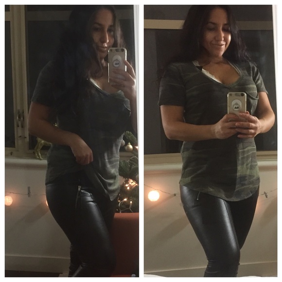 Last 1! Black Faux Leather Skinny Pants 👀 - Picture 3 of 4