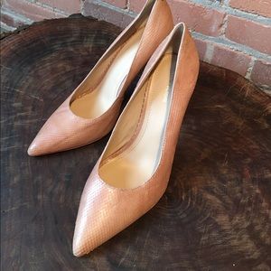 Pour La Victoire Leather Heel