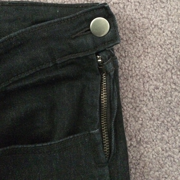 Cotton On black jeans with side button and zipper - Picture 4 of 4