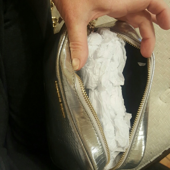 *NEW***Victoria's Secret Crossbody - Picture 3 of 4