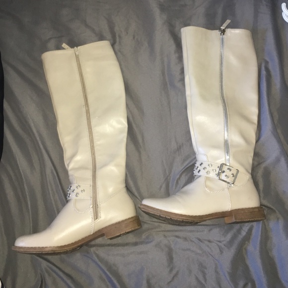 Riding boots