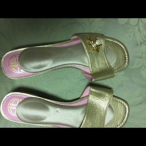 Lilly Pulitzer Gold, Bee Motif Sandals 10m
