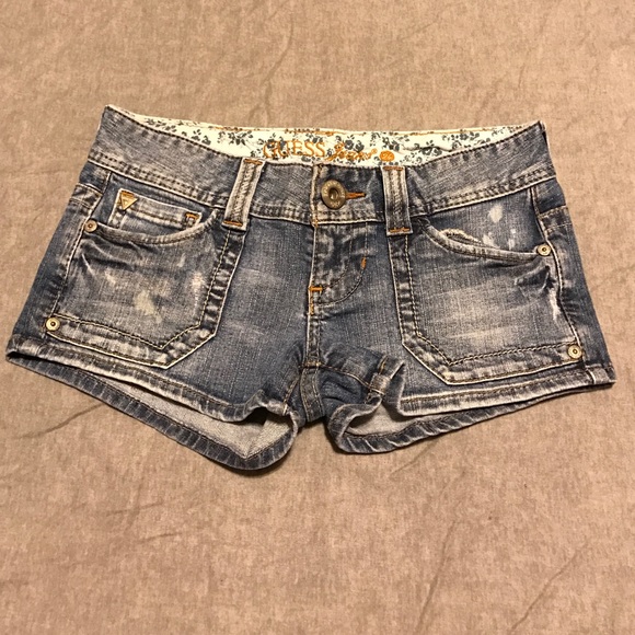 Guess Shorts - Picture 1 of 3