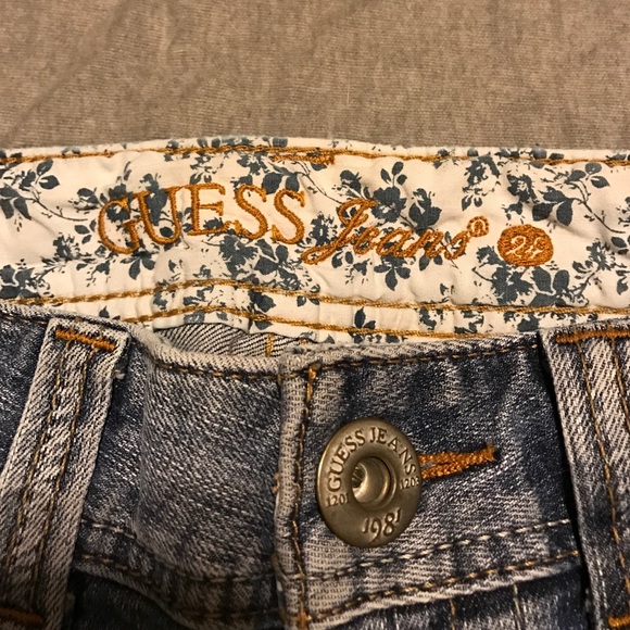 Guess Shorts - Picture 3 of 3