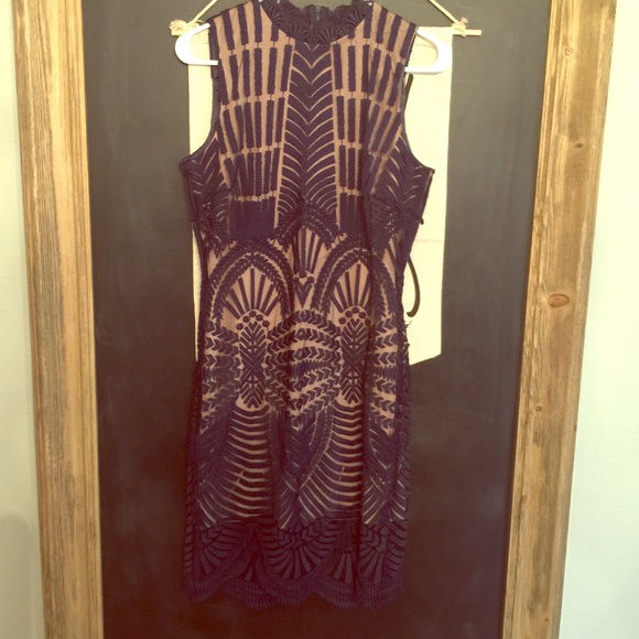 Bardot dress size small euc navy lace dress