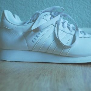 MENS: Adidas Samoas size