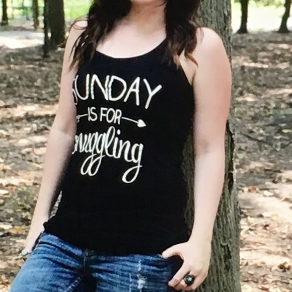 🐼Black sleeveless🐼snuggle tank