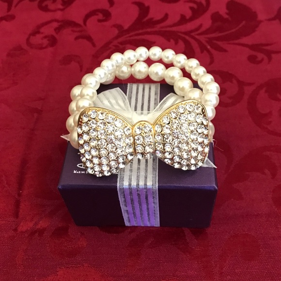 New Bow and pearl Bracelet Daniel Jewelers - Picture 3 of 8