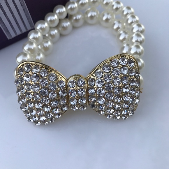 New Bow and pearl Bracelet Daniel Jewelers - Picture 5 of 8