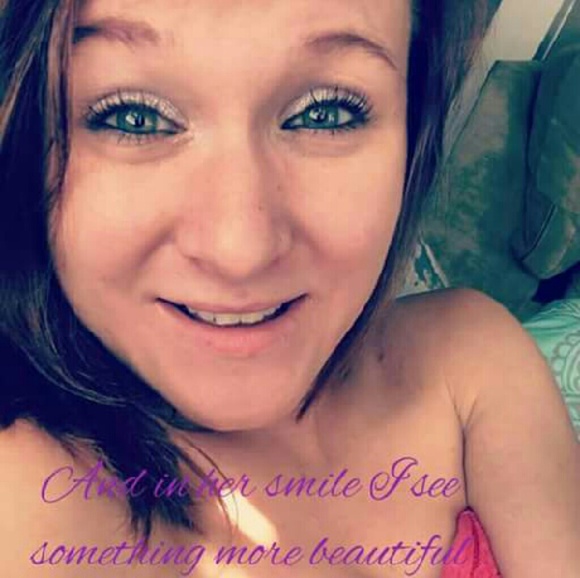 Meet your Posher, Brittany - Picture 2 of 4