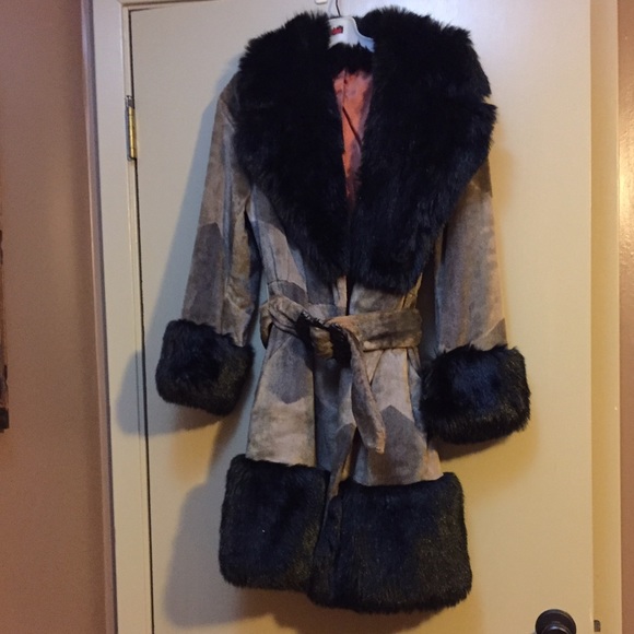 Vintage Juli de Roma Coat with Fur collar and trim
