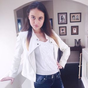 Meet your Posher, Mia