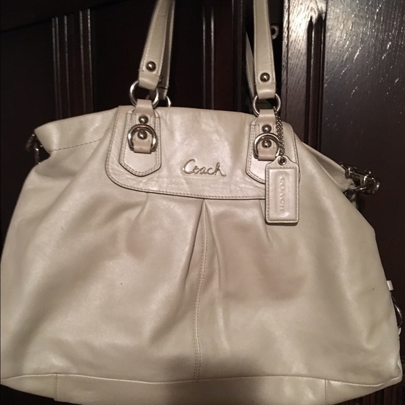 Mint condition barely used Coach bag.