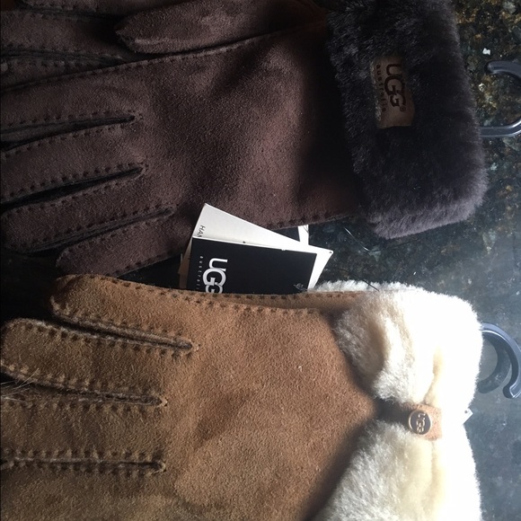 Women's UGG gloves