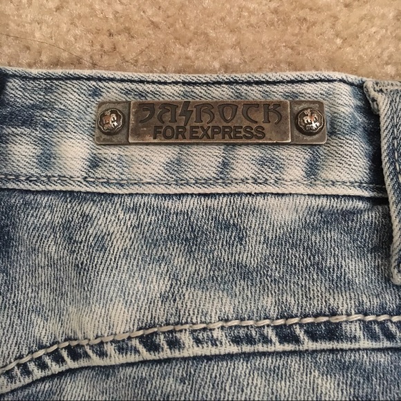 Express Shorts - Picture 3 of 4