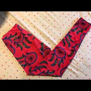 Lularoe OS pink dreamcatcher leggings