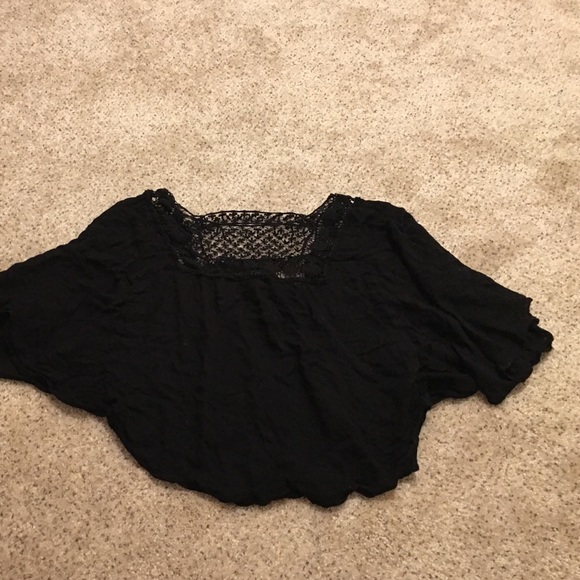 Black flowy top- Areopostle