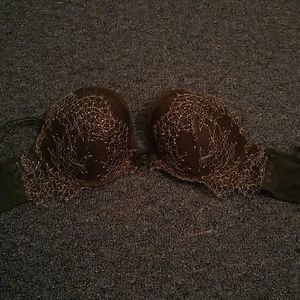 32D Pushup VS Bra