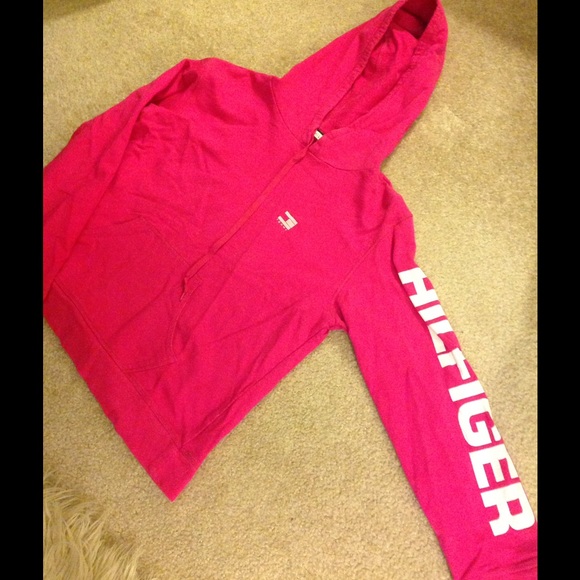 Tommy Hilfiger Tops - Tommy sweatshirt