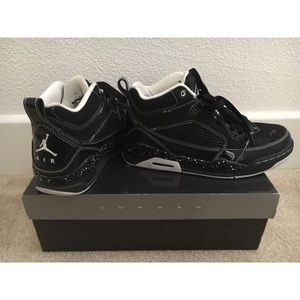 Jordan Flight 9s in Youth