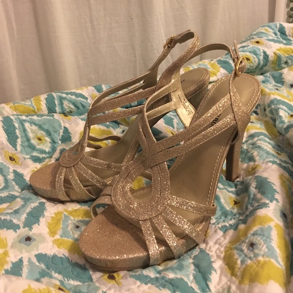 Audrey Brooke sparkly gold heels - never worn