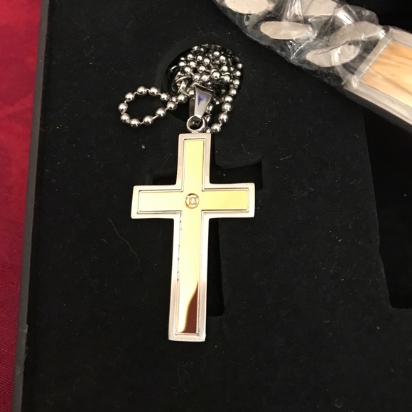 New Men's Necklace & Bracelet set - Picture 2 of 5