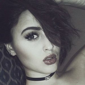 Meet your Posher, Celena