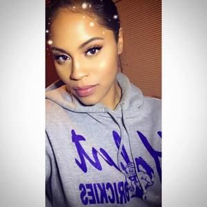 Meet your Posher, Paris