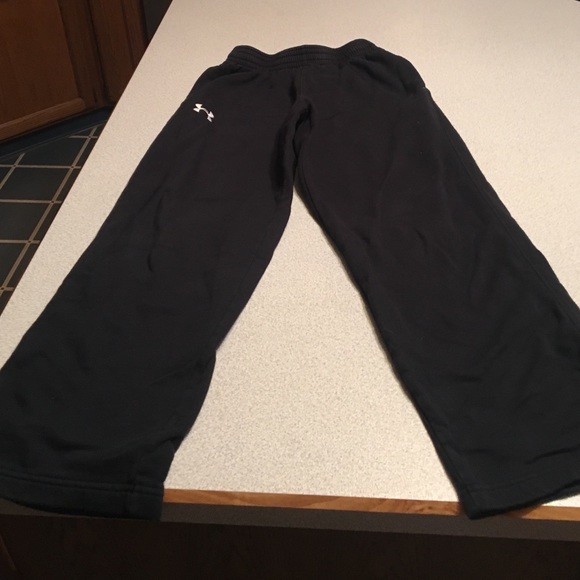 Boys sweat pants lot 4 pair under Armour
