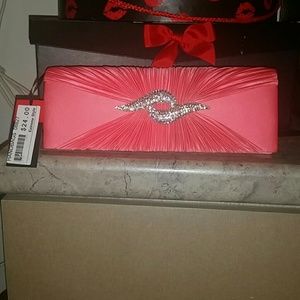 Formal clutch