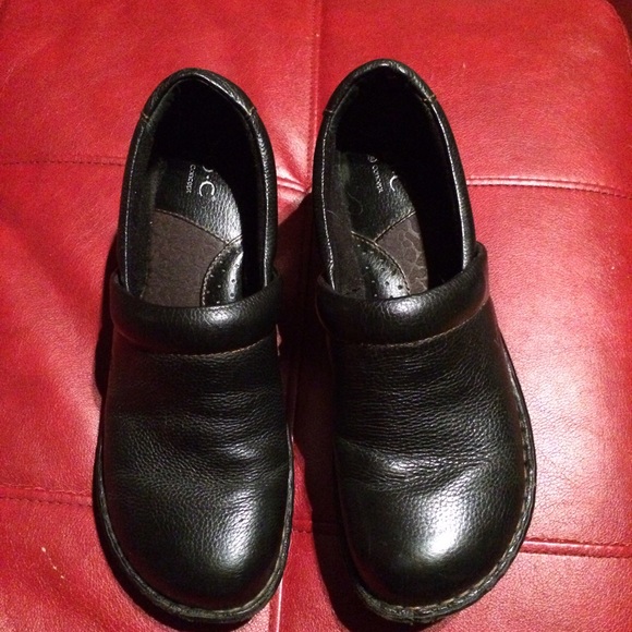 Born (B.O.C.) black clogs size 8.5