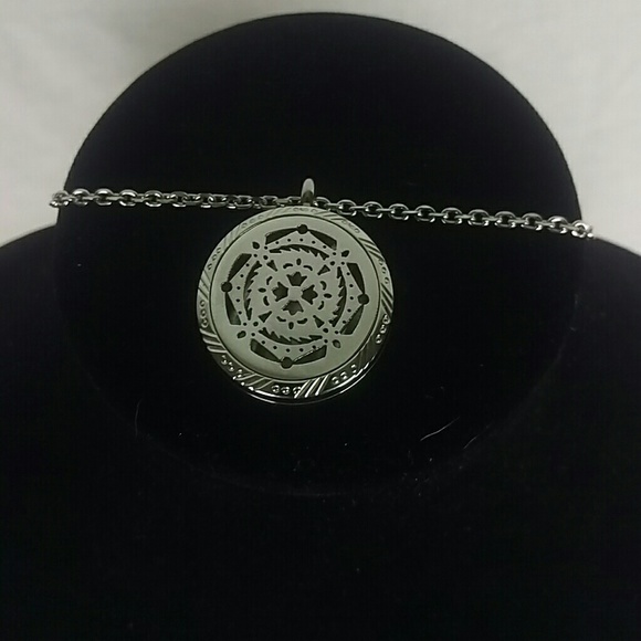 Stainless Steel Diffuser Locket 💚 3 for $25💚