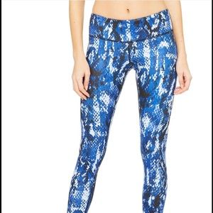 AIRBRUSH LEGGING - ELECTRIC BLUE PYTHON- NWOT sz L