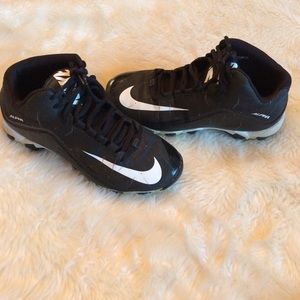 Boys football cleats 4