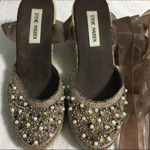 💓Steve Madden Beaded Ankle Wrap Wedges💓