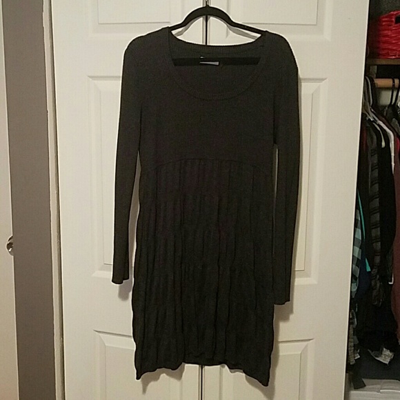 SUPER FLATTERING SWEATER DRESS
