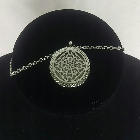 Stainless Steel Aromatherapy  Necklace 💚 3 for$25