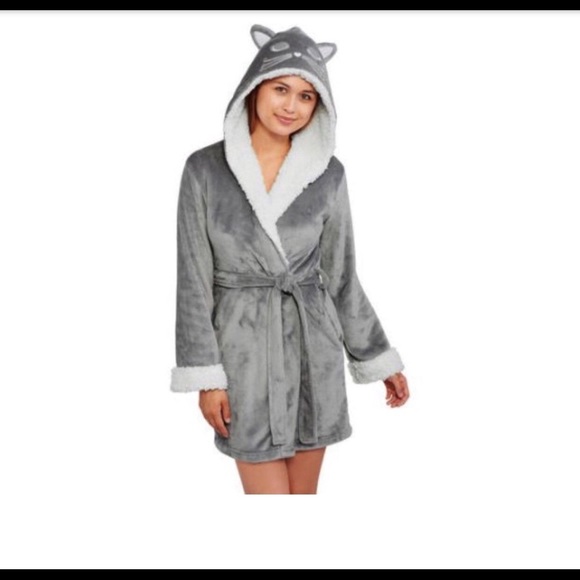Body candy Girls sleepwear robe. New with tags!!