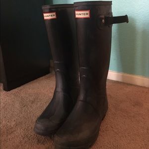 (8) Hunter Rain Boots Tall