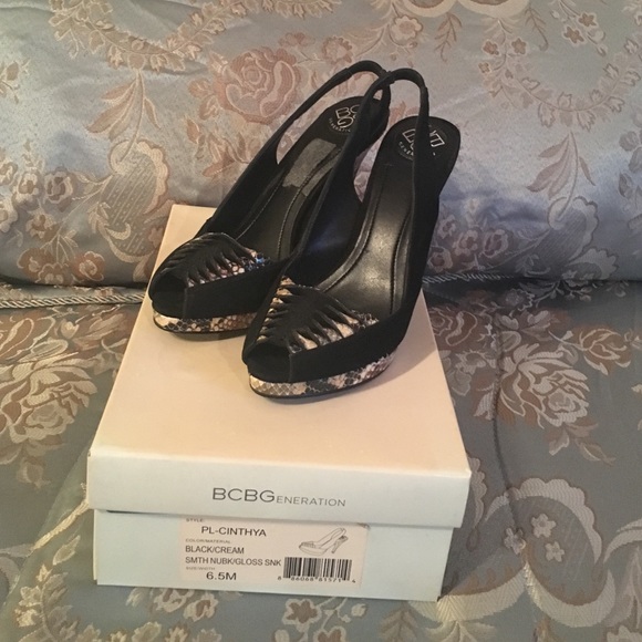 BCBGeneration sandals - Picture 1 of 3
