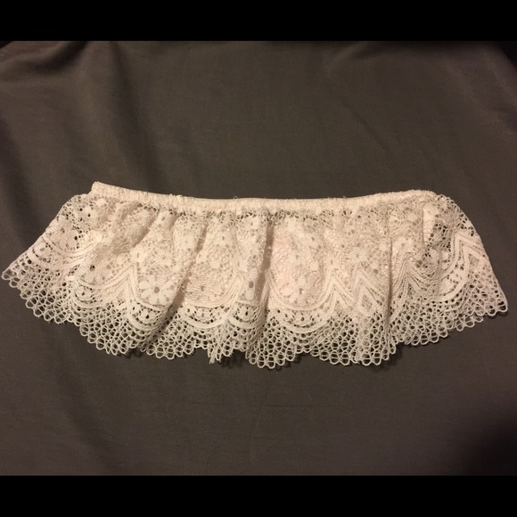 NWOT Victoria's Secret Flounce Bra - Picture 2 of 3