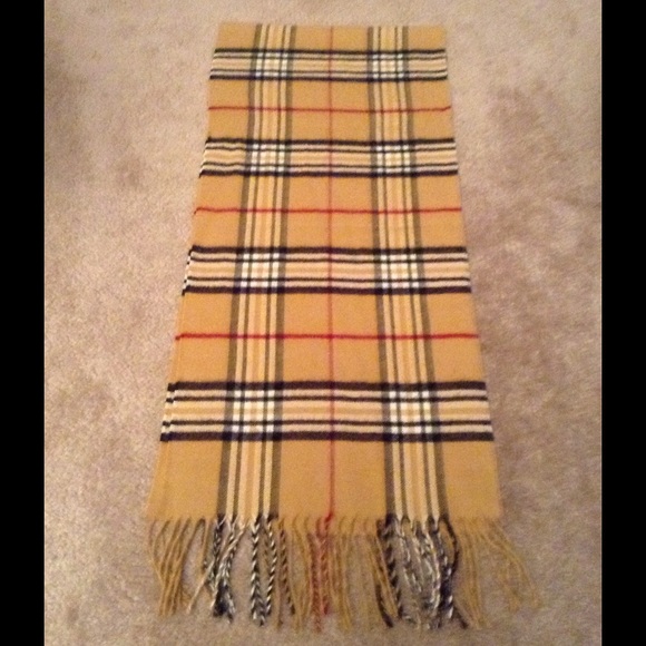 Cashmink Scarf with fringe⛄️⛄️✨✨NWOT - Picture 3 of 4