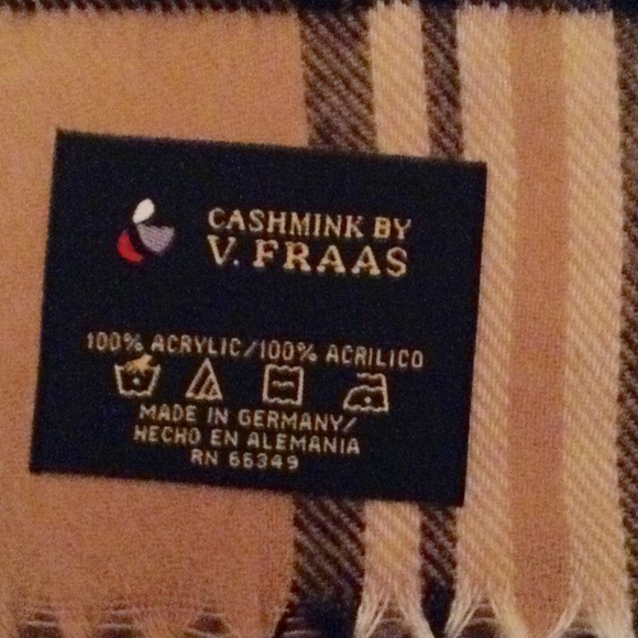 Cashmink Scarf with fringe⛄️⛄️✨✨NWOT - Picture 4 of 4