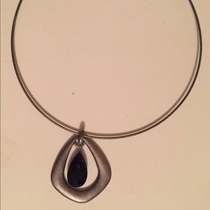 Metal necklace