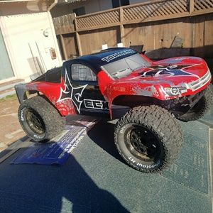 Meet your Posher, Escorcia